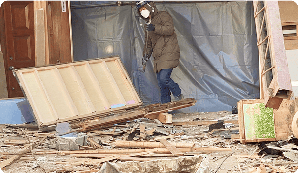 屋根及び内装の解体