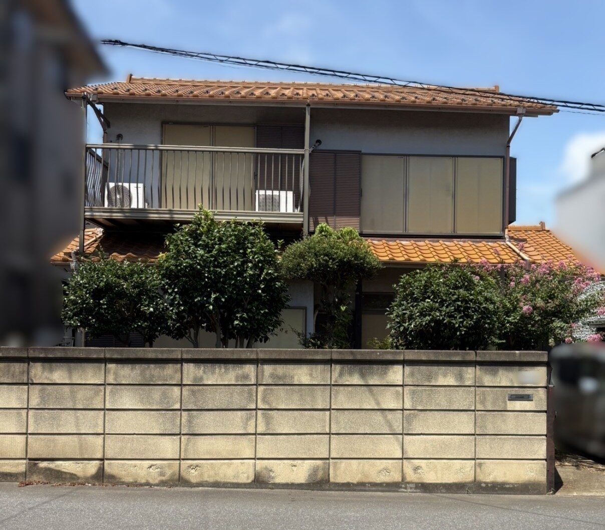 解体工事前の木造戸建住居